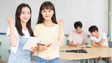 以提高学员水平为重点的办学理念