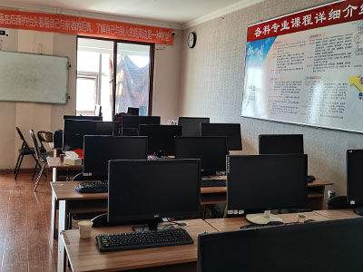 公滨路校区课室