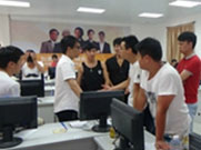 淘慧电商课间浓厚的学习气氛