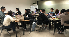学员上课讨论